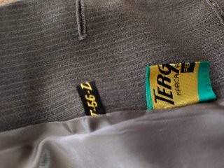 Traje de hombre gris