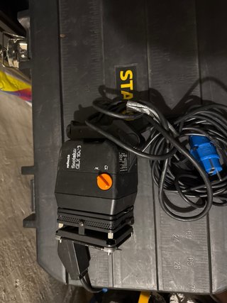 Focos Fresnel PROLUX DTW-650W y 300