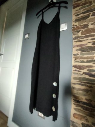 Bonito vestido negro elástico talla S