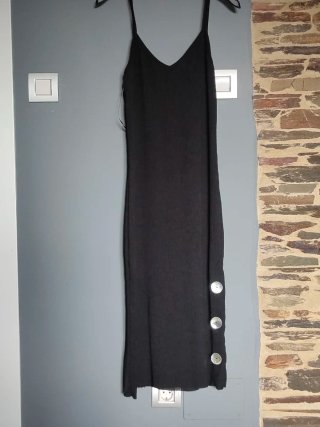 Bonito vestido negro elástico talla S