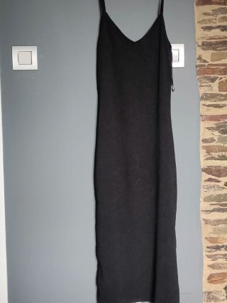 Bonito vestido negro elástico talla S
