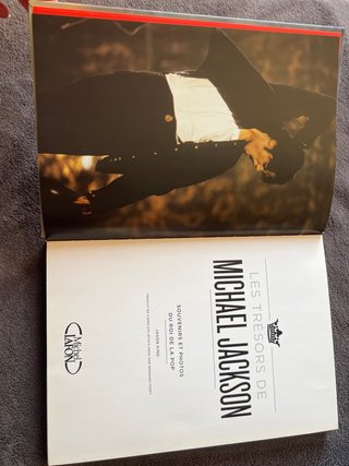 Libro Los Tesoros de Michael Jackson, en Frances.