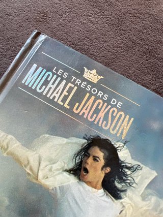 Libro Los Tesoros de Michael Jackson, en Frances.