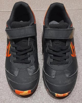 Zapatillas Artengo Negras y Naranjas