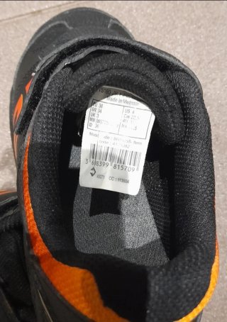 Zapatillas Artengo Negras y Naranjas