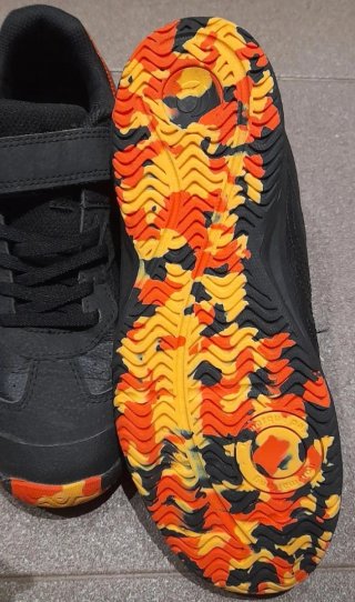 Zapatillas Artengo Negras y Naranjas