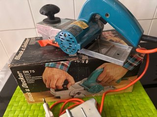 Cepillo Eléctrico Black & Decker DN 75