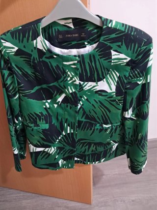 Chaqueta Zara Estampada Hojas