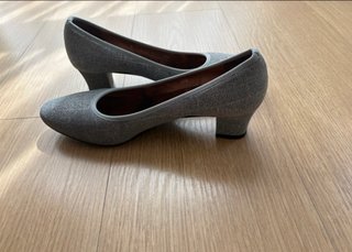 Zapatos grises de vestir