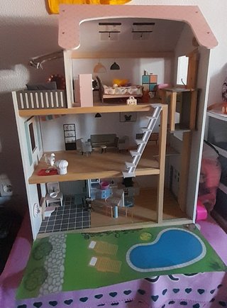Casa de muñecas grande de madera