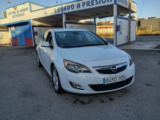 Opel Astra 2012