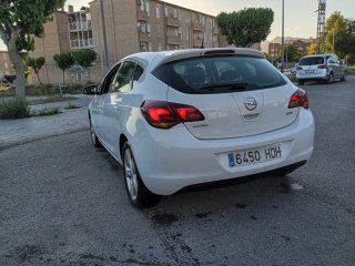Opel Astra 2012