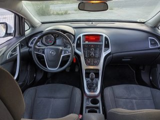 Opel Astra 2012
