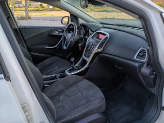 Opel Astra 2012