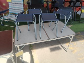 Mesa plegable 120x70x60 y 4 sillas Camping Nueva