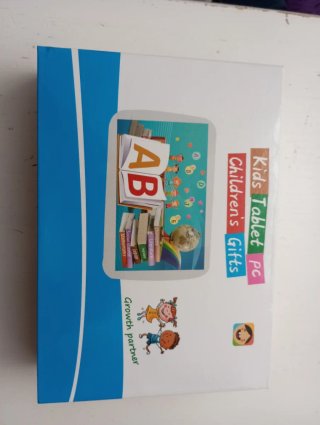 Tablet rosa con funda protectora