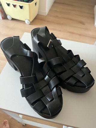Sandalias de tacón negras