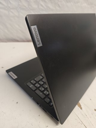 Lenovo V15 G4 IRU Portátil