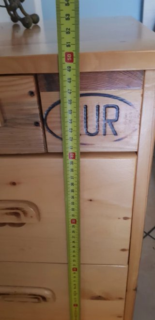 Comodino artigianale in legno