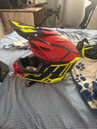 Casco JUST1 Enduro