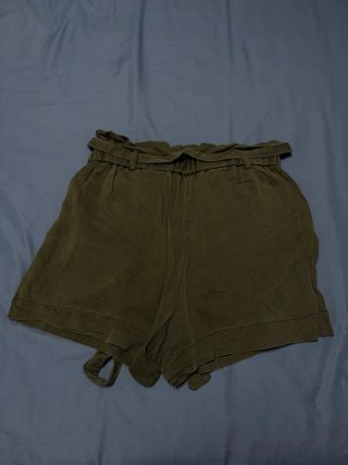 Pantalón corto verde corduroy