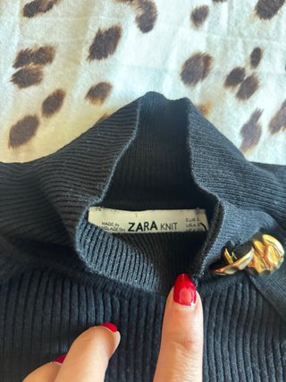 Jersey Zara Negro Cuello Alto Botones Dorados