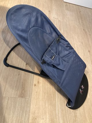 Hamaca BabyBjörn Balance Soft azul impecable