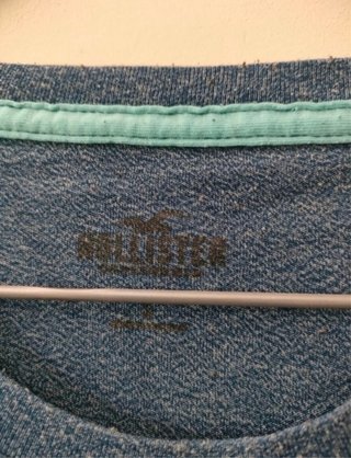 Camiseta azul Hollister
