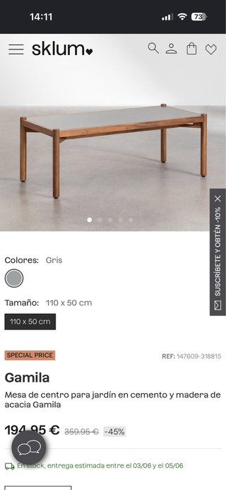 Mesa baja de madera y beige