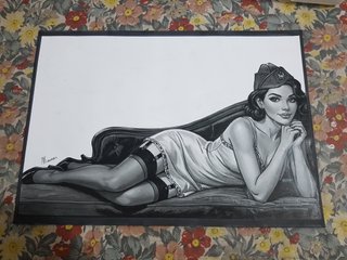 Disegno Pin-up su carta