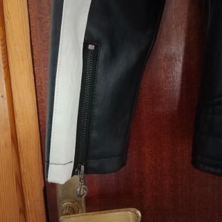 Chaqueta Biker Polipiel Negra y Blanca