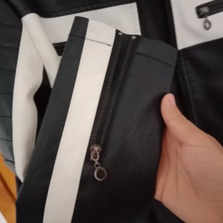 Chaqueta Biker Polipiel Negra y Blanca