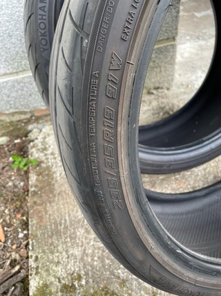 Yokohama advan fleva V701