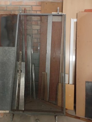 Reja metálica con marco