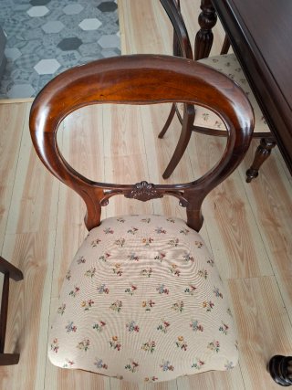 Mesa de salón y 6 sillas