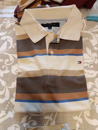 Polos Tommy Hilfiger Talla M. 10€ cada uno