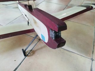 Avión radiocontrol Bella