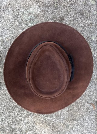 Sombrero ala ancha marrón