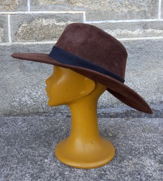 Sombrero ala ancha marrón