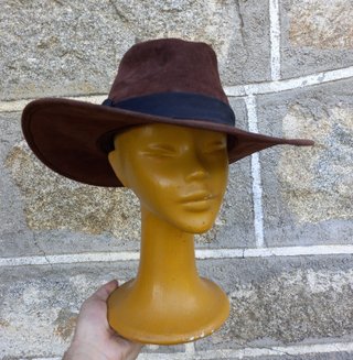 Sombrero ala ancha marrón