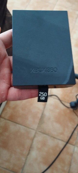 Xbox 360 E + Minecraft + dettagli aggiuntivi nella descrizione