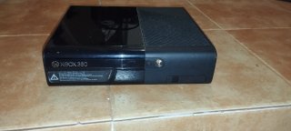 Xbox 360 E,4 mandos, Minecraft y GTA