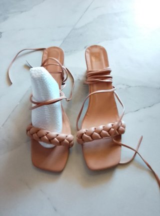 Sandali eleganti beige/nude n.42.