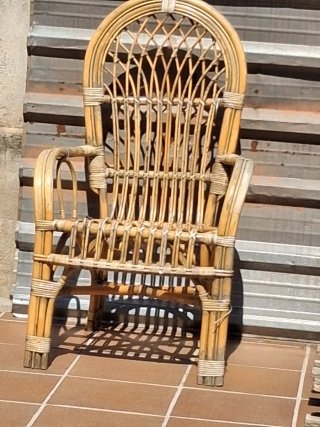 Silla de mimbre y bambú