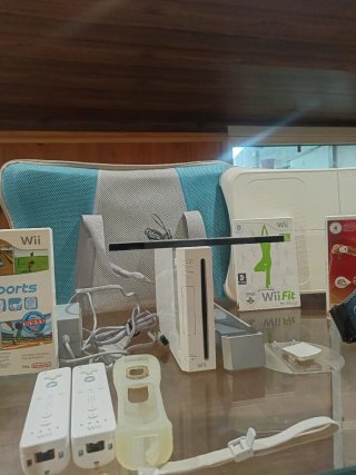 Nintendo Wii + Juegos y Accesorios