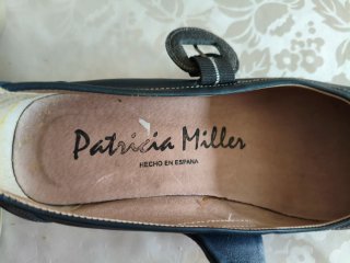 Zapatos de mujer azul y beige