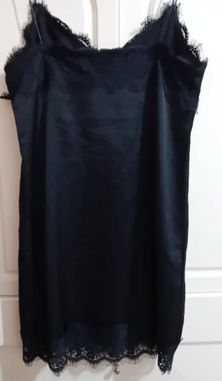 Camisón negro con encaje