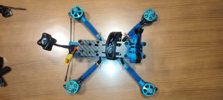 Pack Dron FPV 5" 4s listo para volar + repuestos