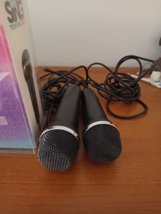 Let's Sing 2022 y 9 (Español) PS4 y micrófonos