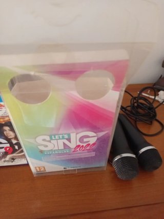 Let's Sing 2022 y 9 (Español) PS4 y micrófonos